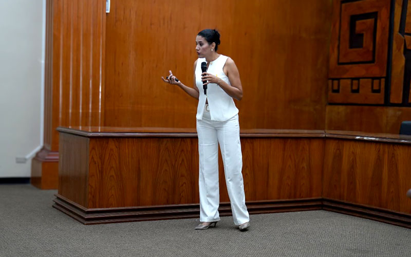 Estudiantes de la carrera de Tecnico Superior en Enfermería del ITB participan en Casa Abierta y Conferencia “Nutriendo 2025” 