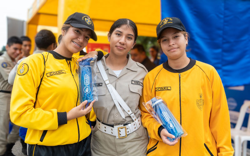 El Instituto Universitario Bolivariano (ITB) se hizo presente en la Feria de Colegios de la Unidad Educativa Teniente Hugo Ortiz.