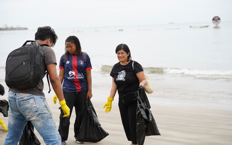 Un Océano, Mil Latidos impulsa conciencia ambiental en Salinas