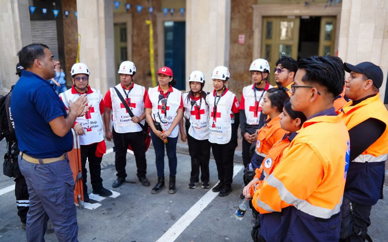 ¡Nuestros estudiantes de Tecnología Superior en Emergencias Médicas estuvieron presentes y al servicio de la comunidad!