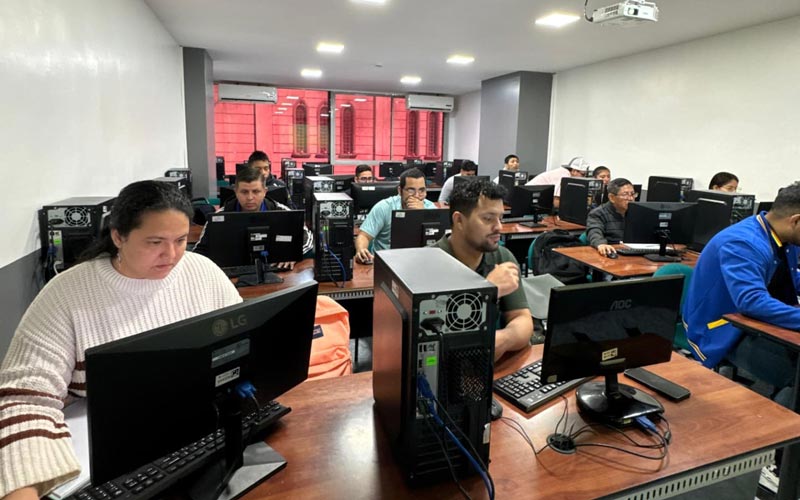 Formarse con herramientas reales marca la diferencia Nuestros estudiantes de Administración