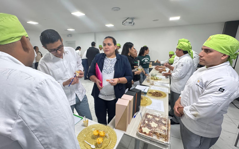Estudiantes de Gastronomía demostraron su talento e innovación en la Feria Gastronómica 2.0.