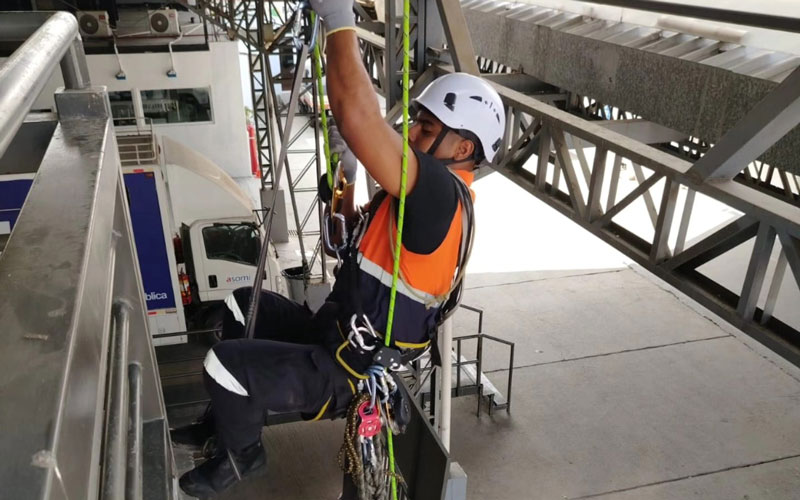 Aprendiendo a salvar vidas desde las alturas 