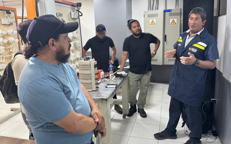 Estudiantes de Electricidad del ITB fortalecen su formación práctica a través de taller sobre la Relación Fundamental de Transformación