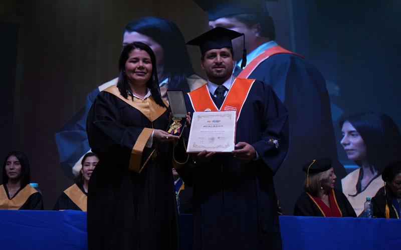 ITB celebra la incorporación de 362 nuevos tecnólogos en dos emotivas ceremonias de graduación.