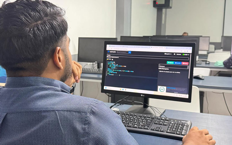 Estudiantes de Desarrollo de Software del ITB rumbo a la Regional Sudamericana Norte ICPC 2025 en Bogotá