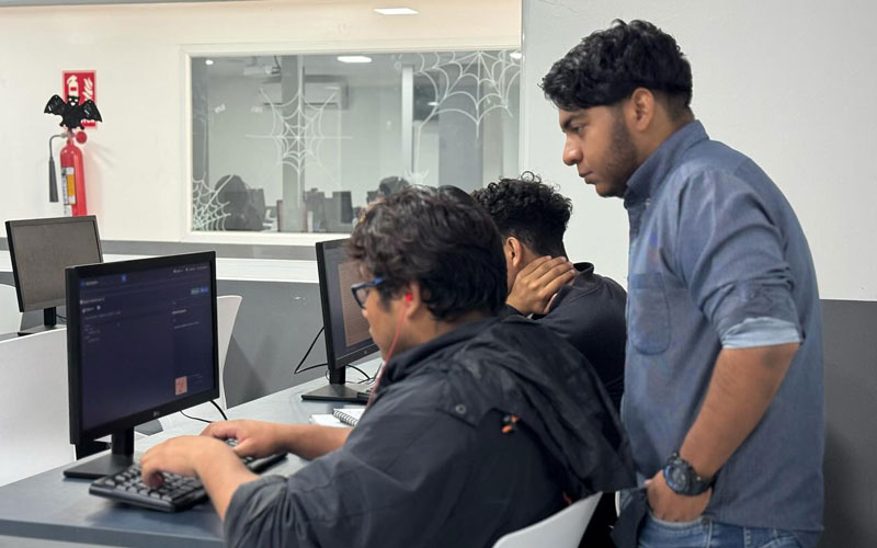 Estudiantes de Desarrollo de Software del ITB rumbo a la Regional Sudamericana Norte ICPC 2025 en Bogotá