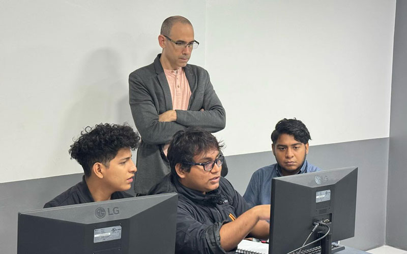 Estudiantes de Desarrollo de Software del ITB rumbo a la Regional Sudamericana Norte ICPC 2025 en Bogotá