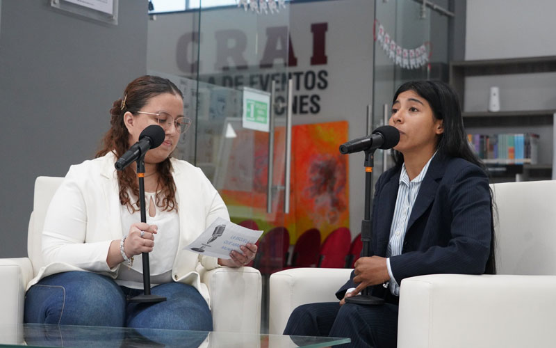 Autoridades y conferencistas celebran con un brindis el éxito del primer día de CICPE 2025