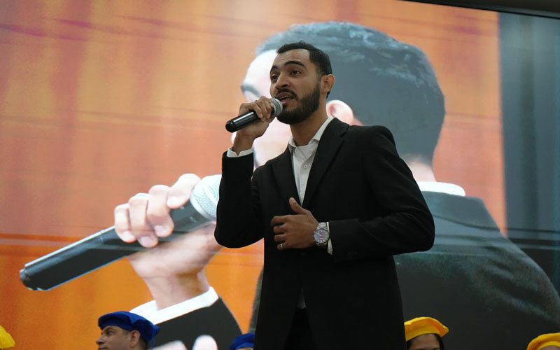 Más de 350 nuevos profesionales de salud se gradúan en la primera jornada de incorporación del día