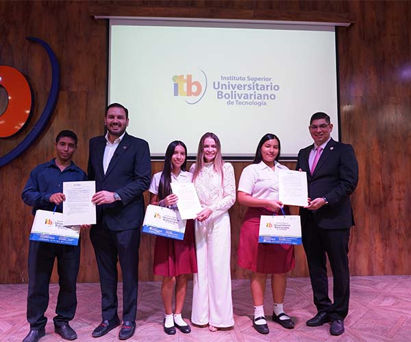 ITB entrega becas a ganadores del concurso “Quién Sabe Participa – Guayas” en el campus Atarazana