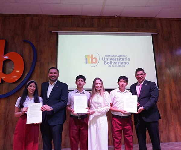 ITB entrega becas a ganadores del concurso “Quién Sabe Participa – Guayas” en el campus Atarazana
