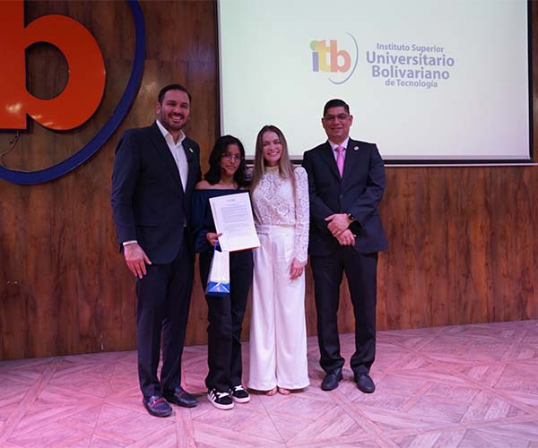 ITB entrega becas a ganadores del concurso “Quién Sabe Participa – Guayas” en el campus Atarazana