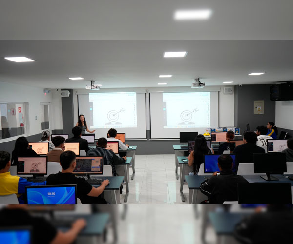 Estudiantes del ITB exploran el poder del conocimiento digital en innovador reto académico