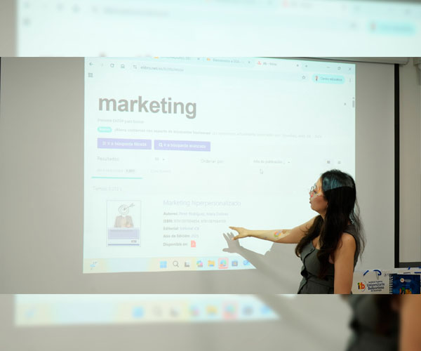 Estudiantes del ITB exploran el poder del conocimiento digital en innovador reto académico