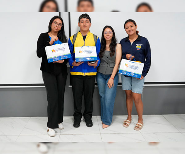 Estudiantes del ITB exploran el poder del conocimiento digital en innovador reto académico