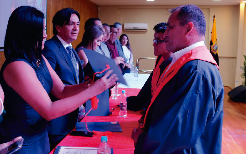 Graduación 5ta Licencia tipo C . Escuela de conducción Conduce Ecuador