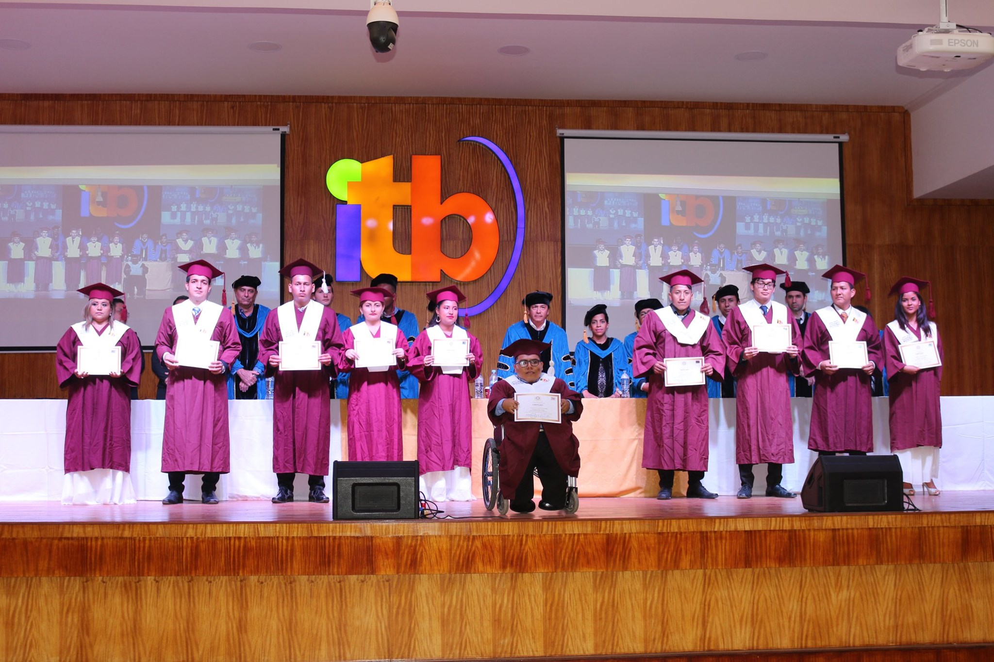 Graduación de la UAECAC