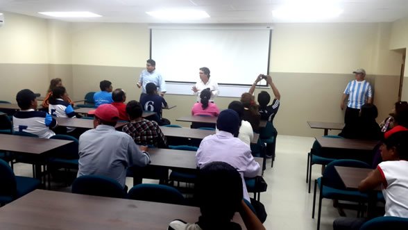 Visita de la Unidad Educativa e Instituto Duchisella