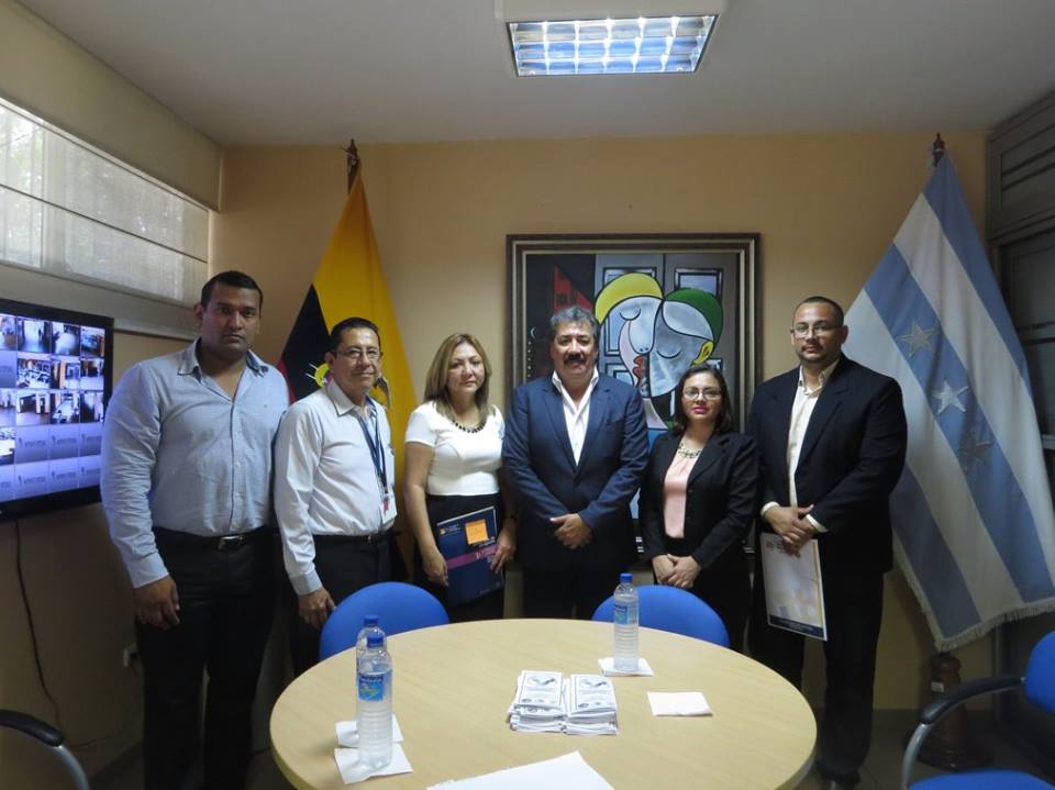 FIRMA DE CARTA DE COMPROMISO ENTRE EL ITB Y LA FACULTAD DE CIENCIAS PSICOLÓGICAS DE LA UNIVERSIDAD DE GUAYAQUIL