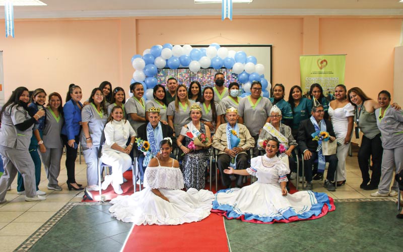 Estudiantes presentaron el Geronto Fashion 2022 Como parte de su proceso de prácticas preprofesionales