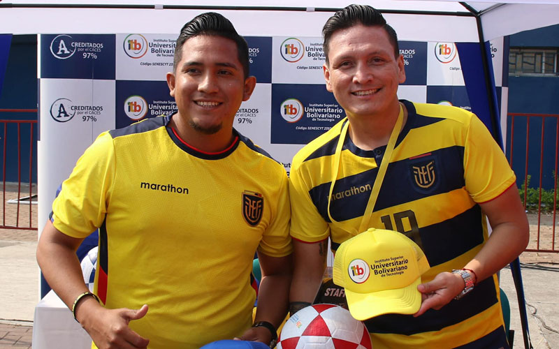 ¡ITB estuvo presente en #LaFiestaDeLaTri! El ITB Instituto Superior Universitario Bolivariano se tomó la explanada del Modelo Alberto Spencer