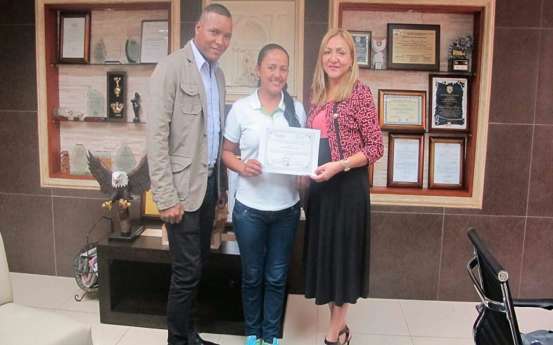 ITB otorga becas a miembros de AMPUMON