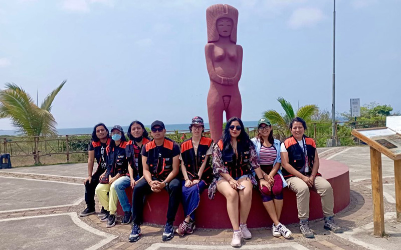Estudiantes de la carrera de turismo visitan varios lugares de la costa