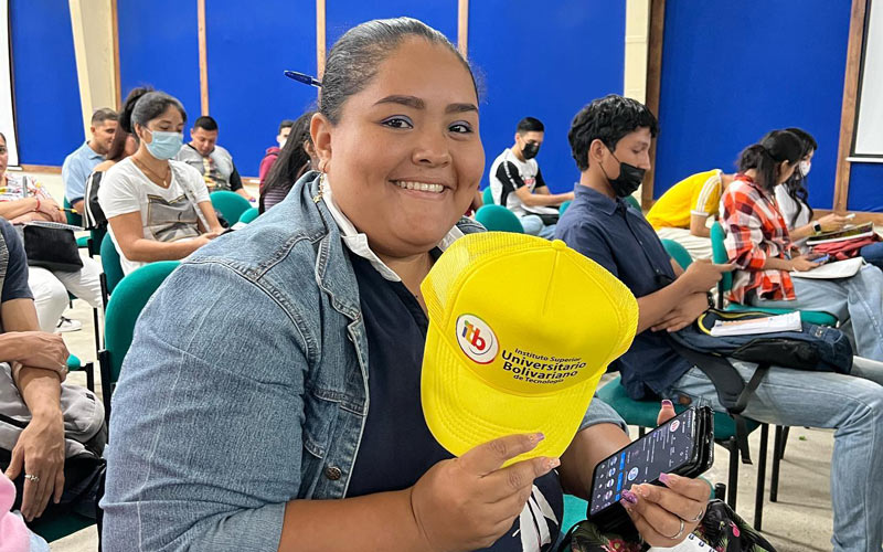 Felicitamos a los nuevos integrantes de la familia bolivariana, quienes se convertirán en profesionales de excelencia en las carreras de Optometría,