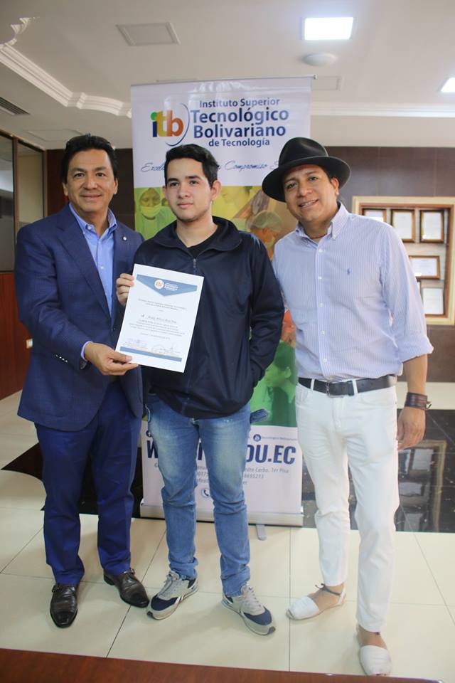 ENTREGA DE BECAS DE ESTUDIO