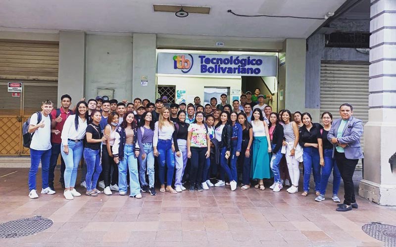 Futuros profesionales en Tecnología Superior en Administración