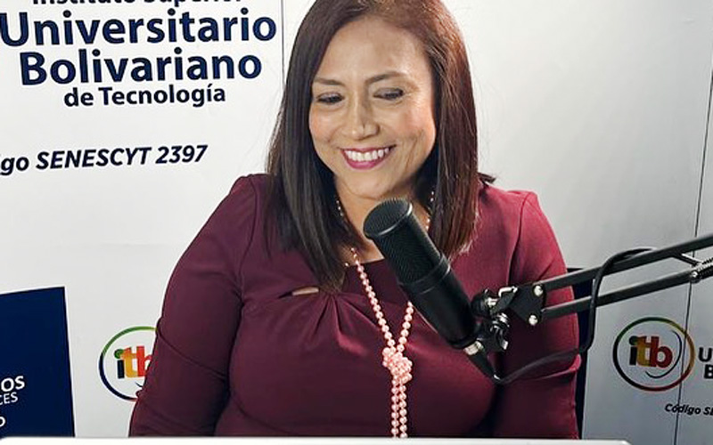 Coordinadora de Optometría es entrevistada por revista colombiana