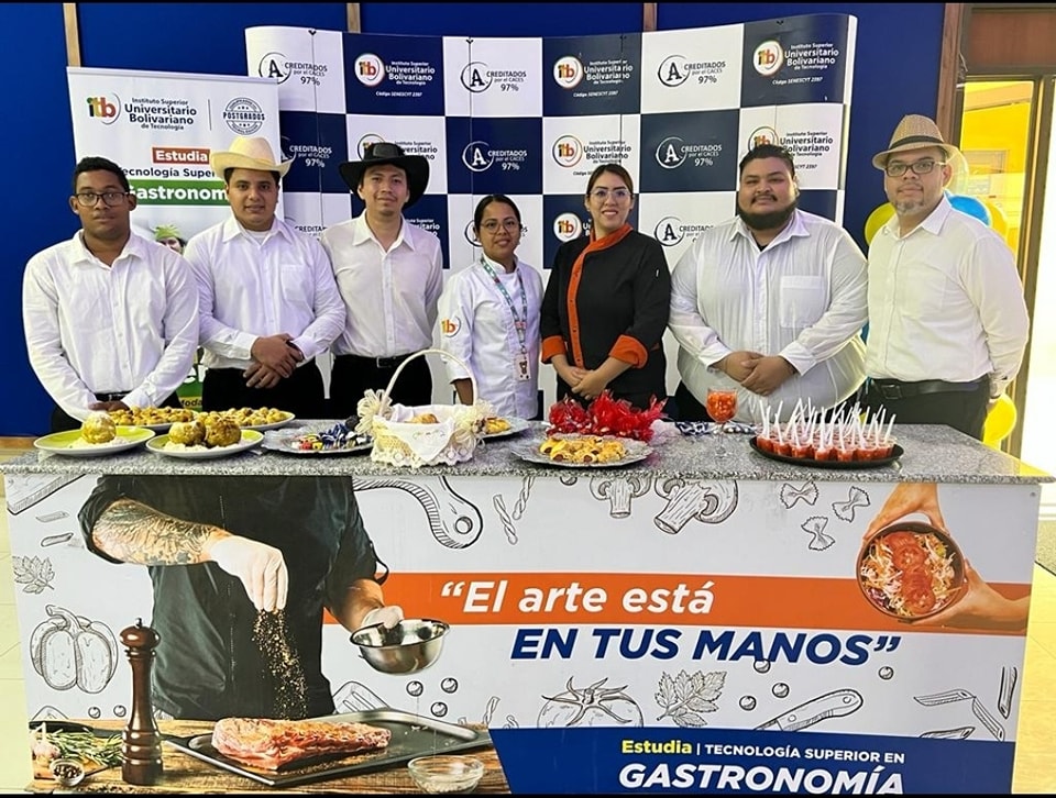 Inauguración del Primer Festival Viva Guayaquil organizado por el Centro de Arte y Cultura