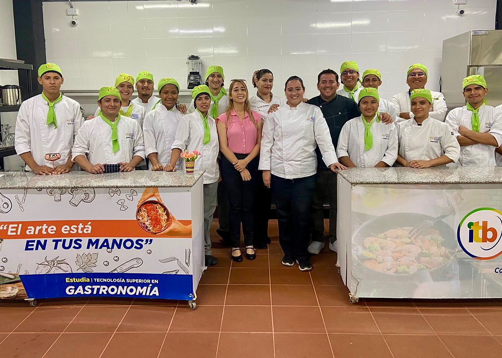 Estudiantes de Gastronomía culminan con éxito la materia Prácticas Culinarias