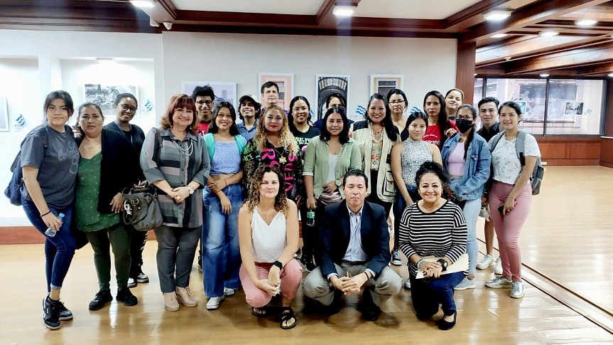 Estudiantes de turismo participan en conversatorio "Guayaquil Foto Turístico”