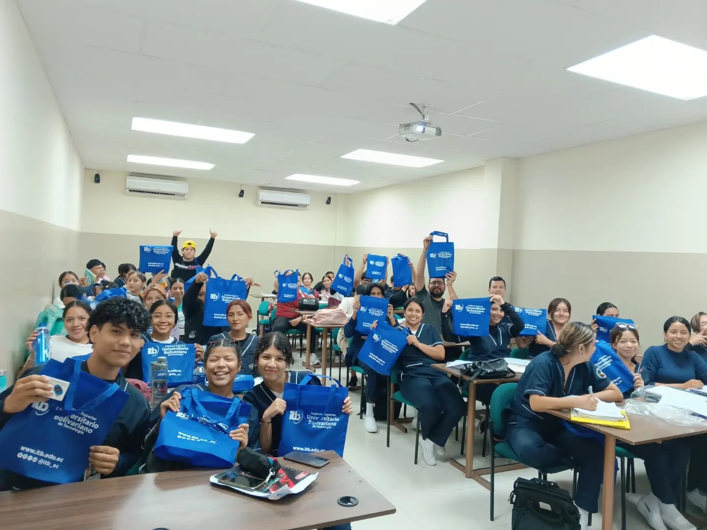 Con más de 27 años dedicados a la formación de profesionales, nos complace dar la bienvenida al grupo #200 