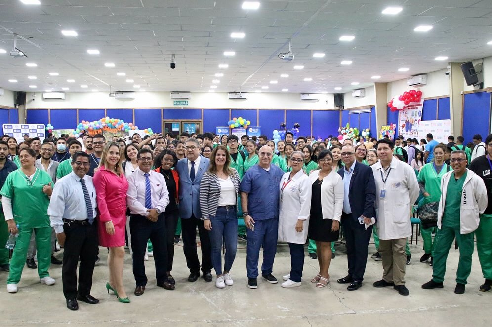 Más de 200 asistentes en el conversatorio sobre Obesidad en el siglo XXI.