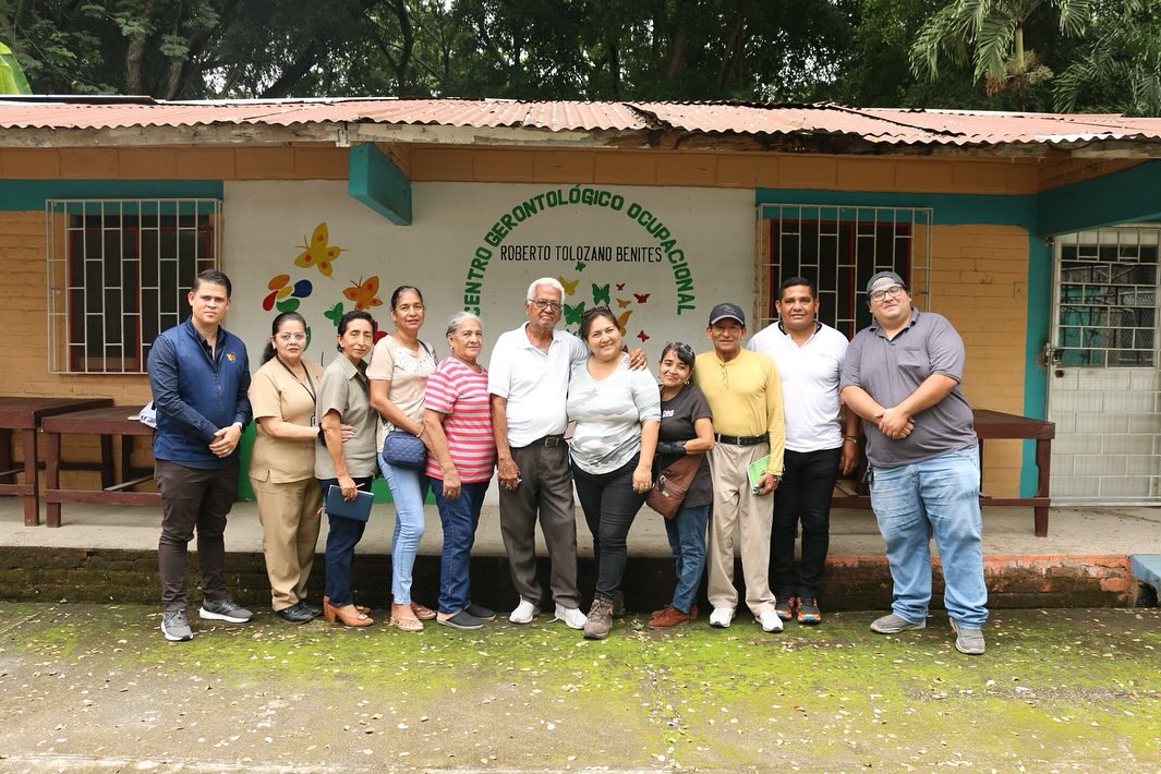 Directivos del Instituto Superior Universitario Bolivariano de Tecnología (ITB) visitaron el Centro Gerontológico Ocupacional