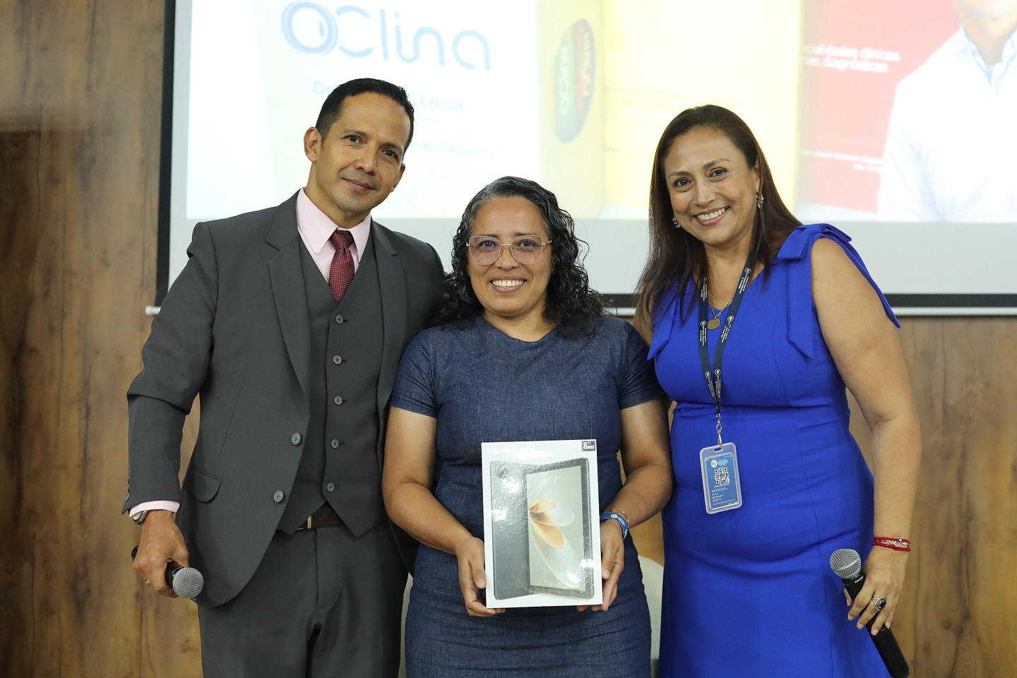 Lanzamiento exitoso del libro “Manual de Procedimientos Clínicos y Guías Diagnósticas” y primer simposio de Ojo Seco en la carrera de Optometría