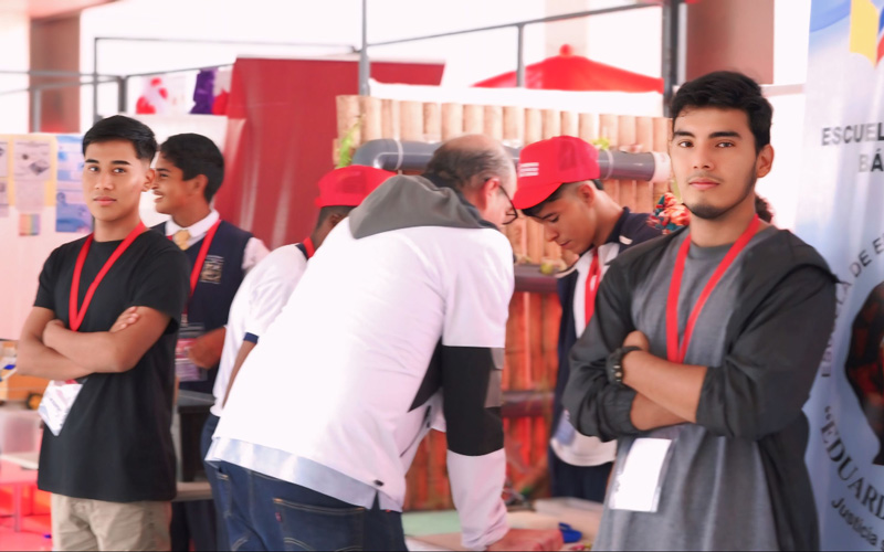 Estudiantes del ITB participan como veedores en las Regionales de las Olimpiadas Mundiales de Robótica (WRO) 2024.