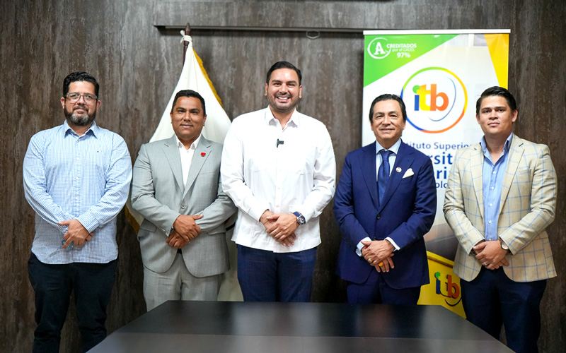 ¡ITB suscribe convenio con el CPCCS para fortalecer la participación ciudadana y la transparencia! 