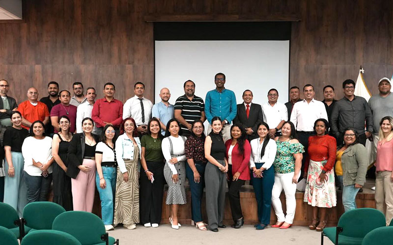 Docentes del ITB fortalecen su formación doctoral con taller sobre publicación de artículos científicos. 