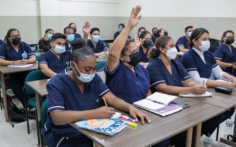 Estudiantes de podología inician la materia de Morfofisiología Como parte de su formación académica