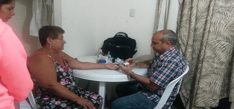 ITB BRINDO ATENCIÓN GERONTOLOGICA LA COMUNIDAD DEL GUASMO SUR.