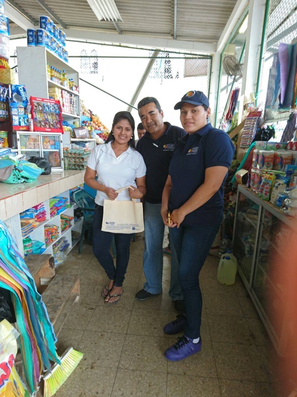 Estudiantes del ITB realizan capacitaciones en la Provincia de Santa Elena.