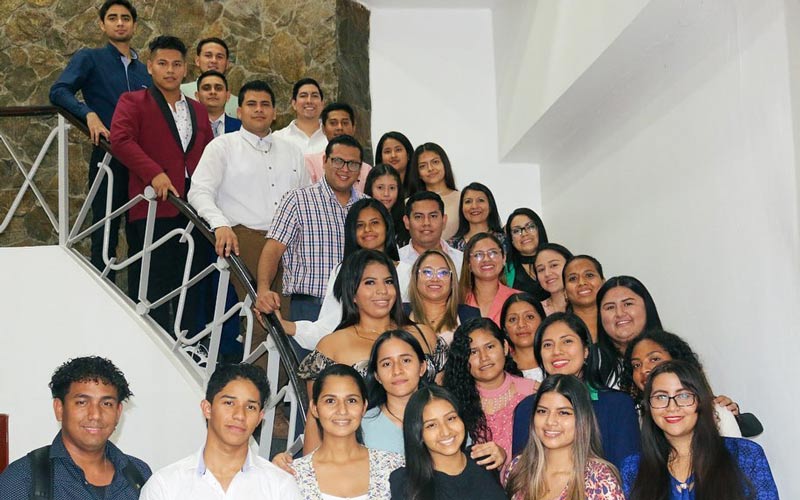 Estudiantes rinden examen complexivo correspondiente a la titulación Como parte de su culminación