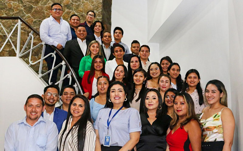 Estudiantes de la carrera Tecnología Superior en Administración