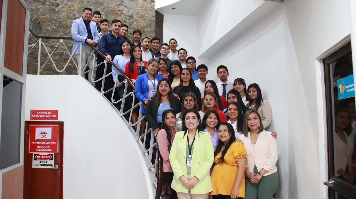 34 estudiantes de Tecnología Superior en Administración realizan examen complexivo