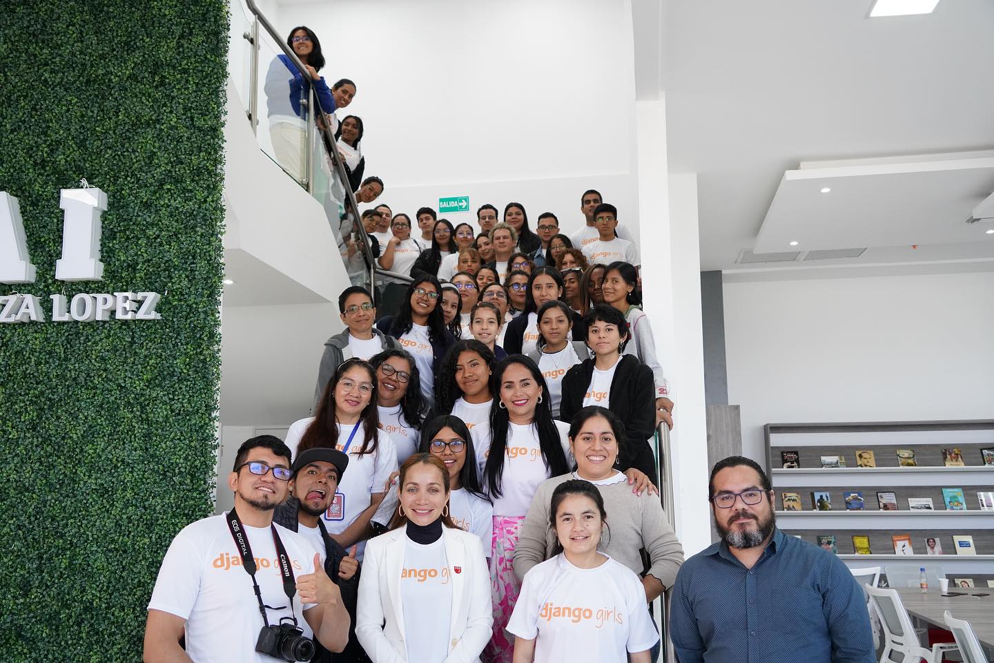 Django Girls Guayas: Un evento para empoderar mujeres en el mundo de la tecnología