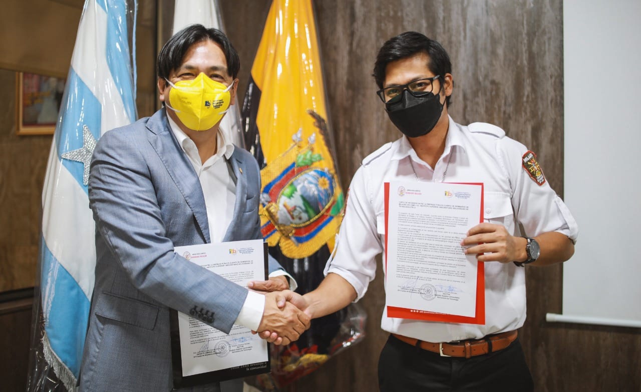 Convenio con el Cuerpo de Bomberos de Milagro